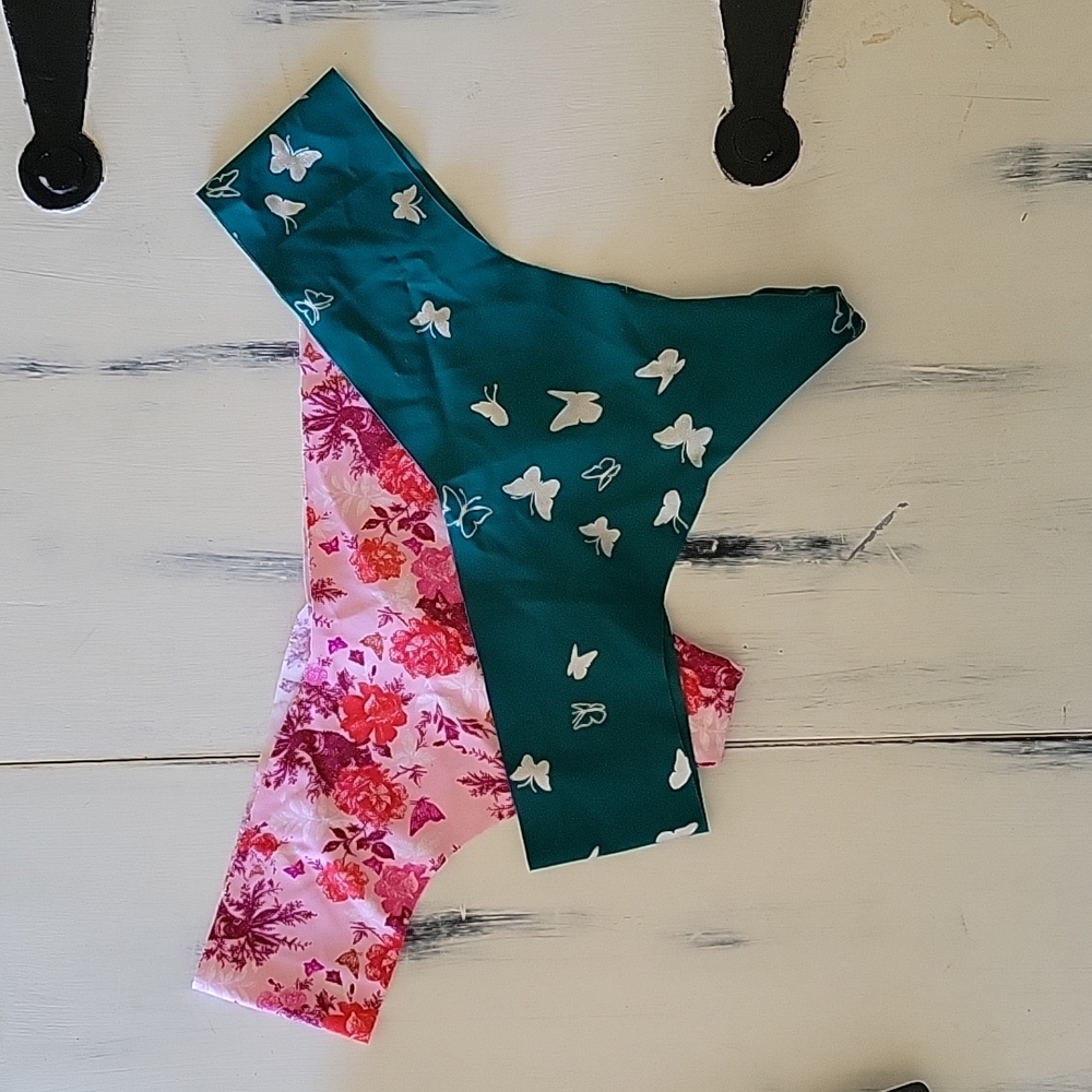 VS thong bundle, size small